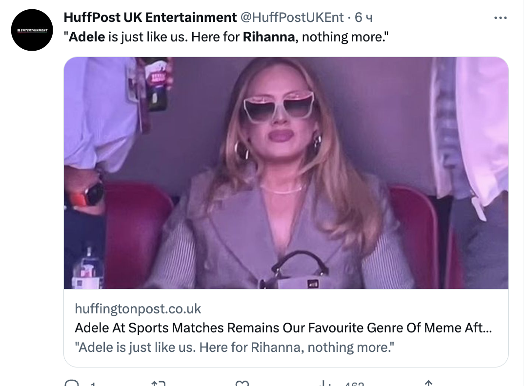 Адель стала мемом в сети после того, как экспрессивными жестами попросила VIP-артистов не мешать ей смотреть выступление Рианны