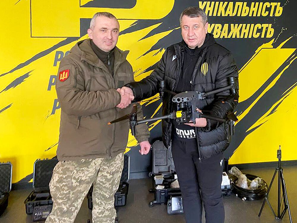 Григорій Козловський і ФК "Рух" передали воїнам ЗСУ сучасні дрони. Фото і відео