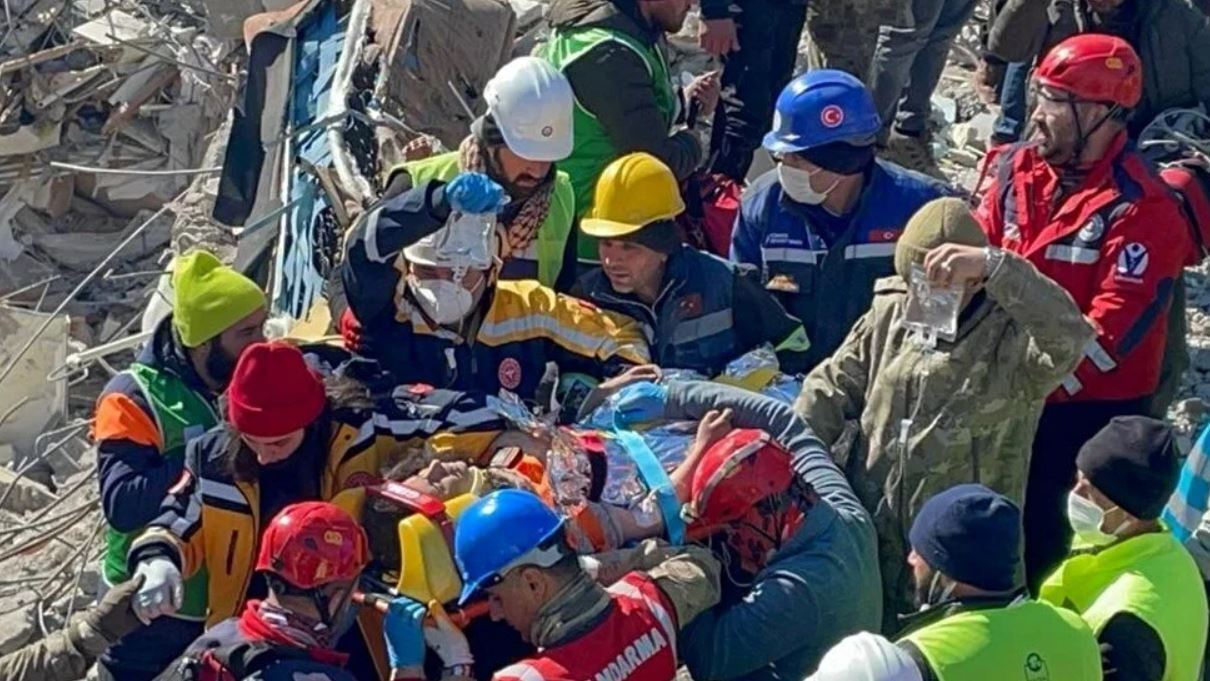Кількість жертв землетрусу в Туреччині перевищила 36 тис. осіб: під завалами досі знаходять живих. Фото 