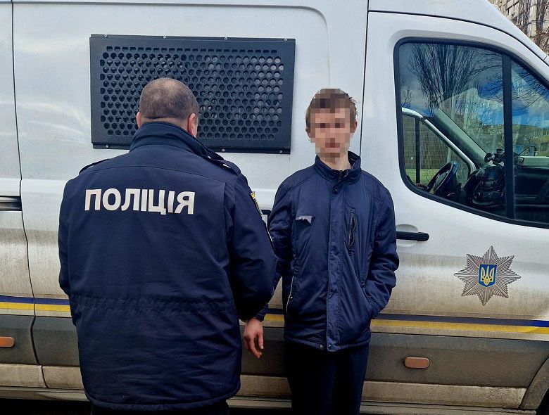 У Києві затримали чоловіка, якого підозрюють у зґвалтуванні своєї колеги. Фото