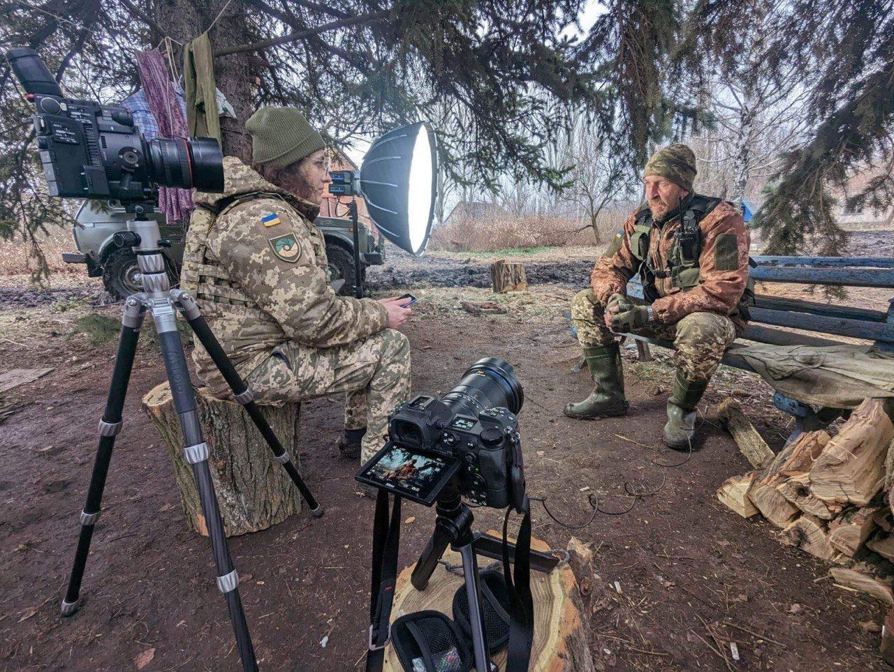 В Україні сьогодні День військового журналіста: Зеленський відзначив сміливість кореспондентів і вшанував пам'ять загиблих. Фото 