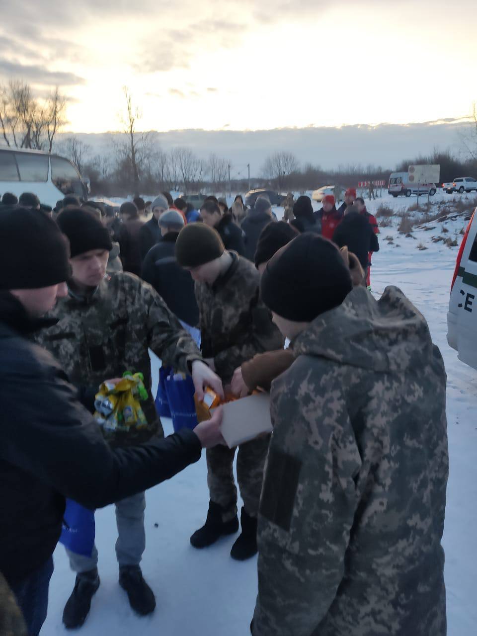 З російського полону повернули 101 українця: серед них захисники Маріуполя і викрадений заступник мера Енергодара. Фото і відео