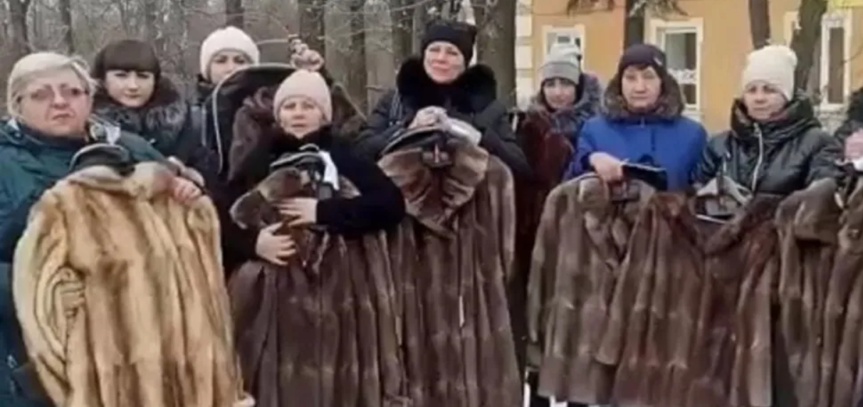 Рушник, картопля, баран або дрова: як Росія віддячує вдовам окупантів, які загинули в війні проти України. Відео 