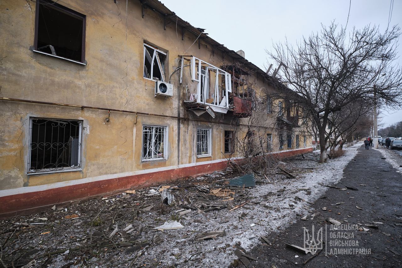 Окупанти знову завдали удару по житлових кварталах Краматорська: поранено п'ятьох людей. Фото