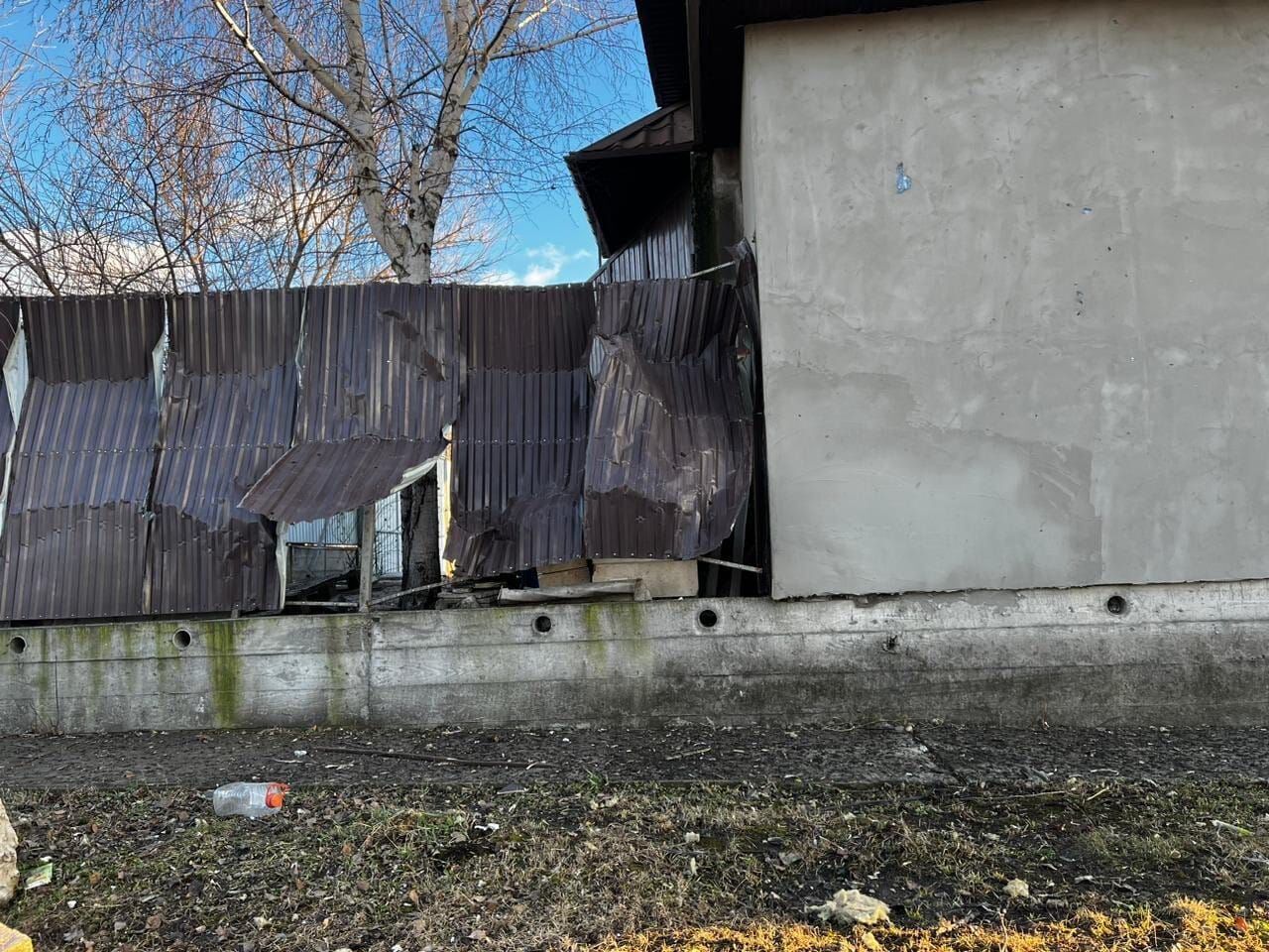 Войска РФ ударили "Искандерами" по Запорожью: повреждения получили жилые дома и детсад. Фото