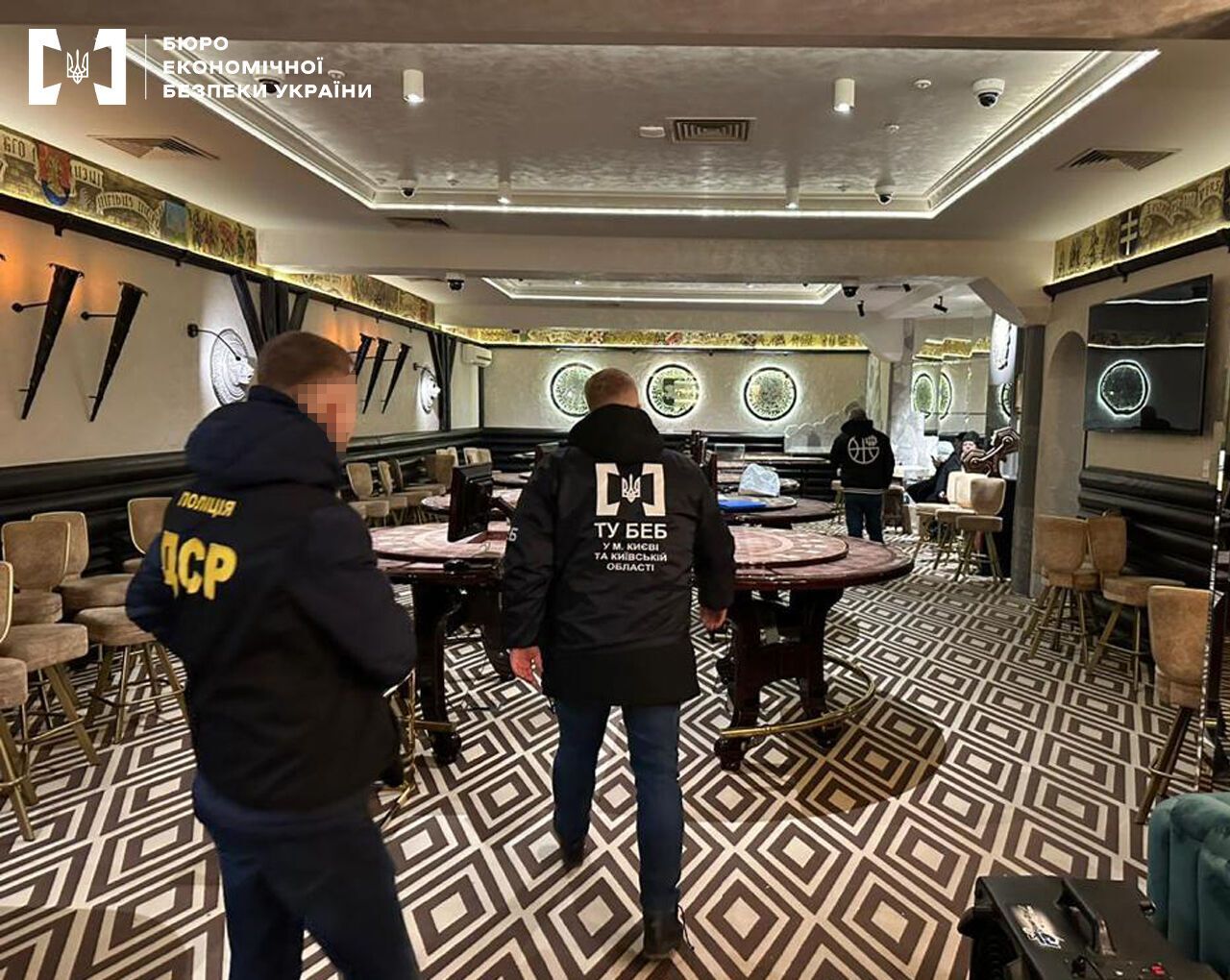 В центре Киева прекратили работу подпольного VIP-казино, действовало в ресторане. Фото