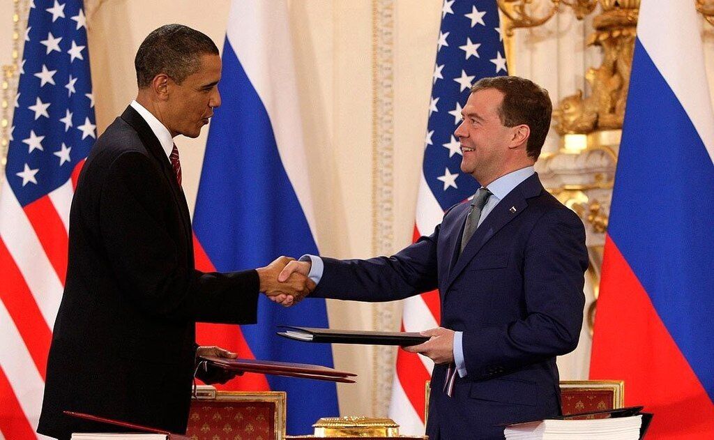 Президенты США Барак Обама и России Дмитрий Медведев