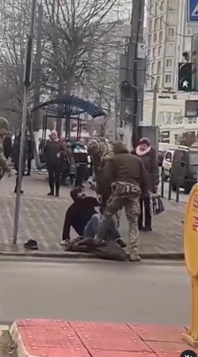 Бот-атаки, фейки і поради псевдоюристів: як Росія намагається зірвати мобілізацію в Україні