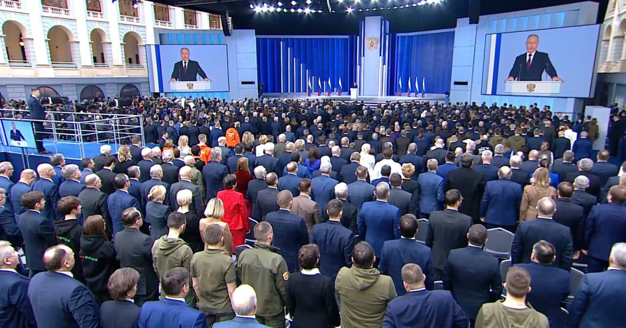Путин выступает с ежегодным обращением к Федеральному собранию РФ