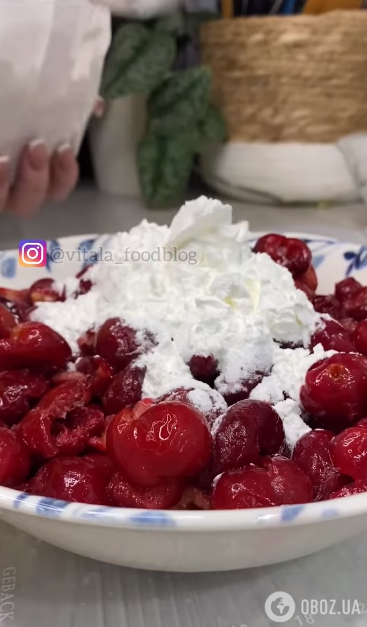 Торт ''Вишневый улей'': для начинки подойдут замороженные ягоды