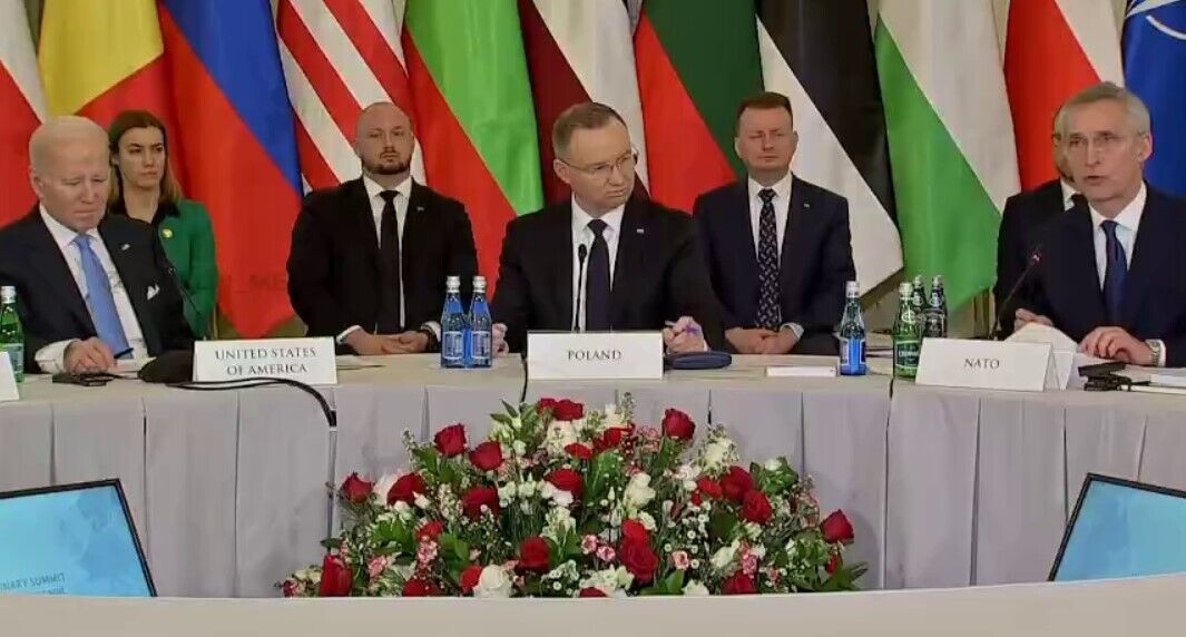 "Ми захищатимемо кожен дюйм території НАТО": Байден у Варшаві провів зустріч із лідерами "Бухарестської дев'ятки"
