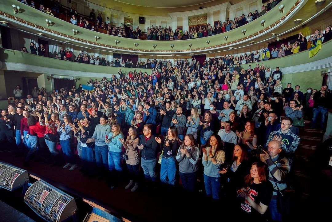 "Последний концерт в Драмтеатре": группа "Бумбокс" растрогала фанов ностальгией по Мариуполю. Фото