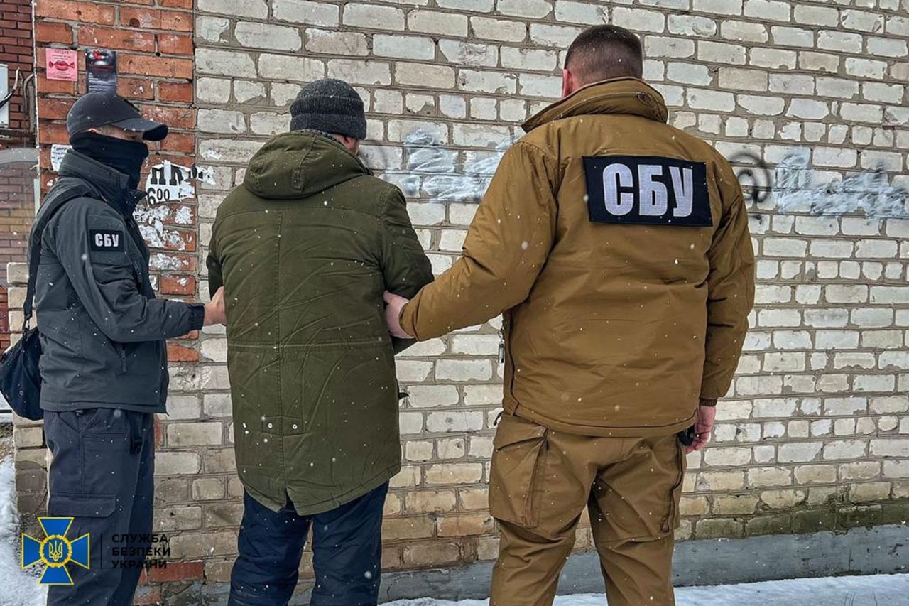 СБУ разоблачила экс-сотрудников ''Укрзалізниці'', которые ремонтировали военные эшелоны РФ. Фото