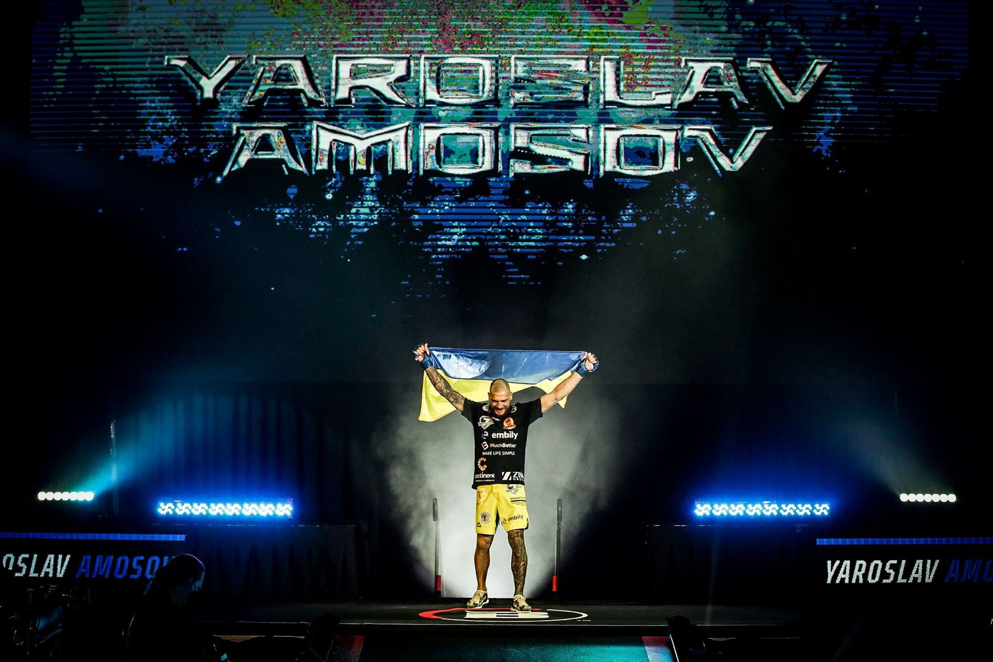 Где смотреть Амосов – Сторли: расписание трансляций чемпионского боя Bellator 291