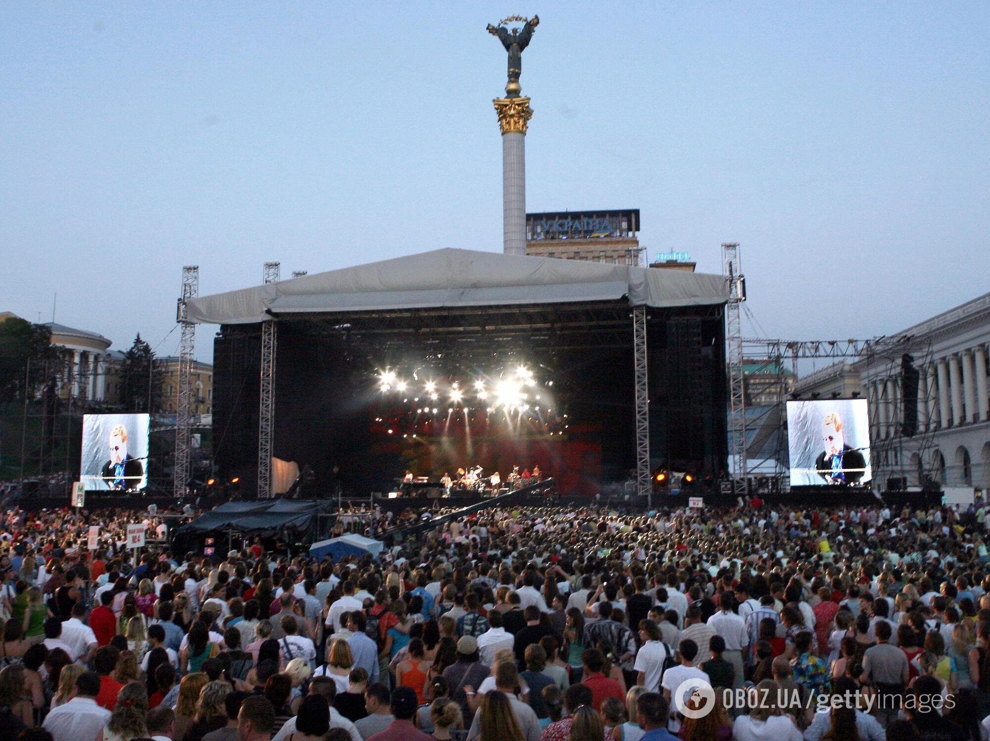Елтон Джон пожертвував Україні величезну суму та згадав концерт у Києві в 2007 році 