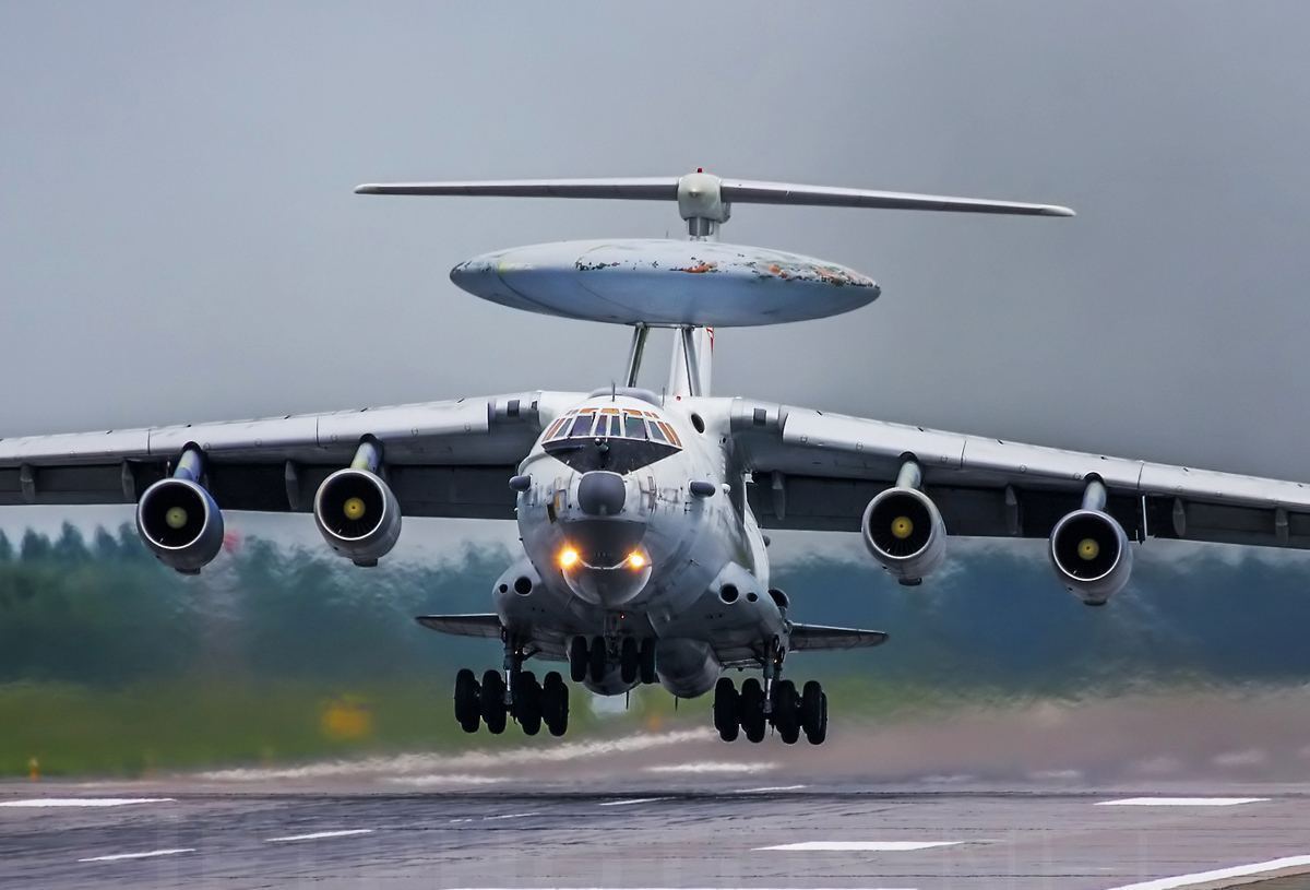 У Білорусі підірвали російський літак-розвідник, атаку здійснили дронами – ЗМІ