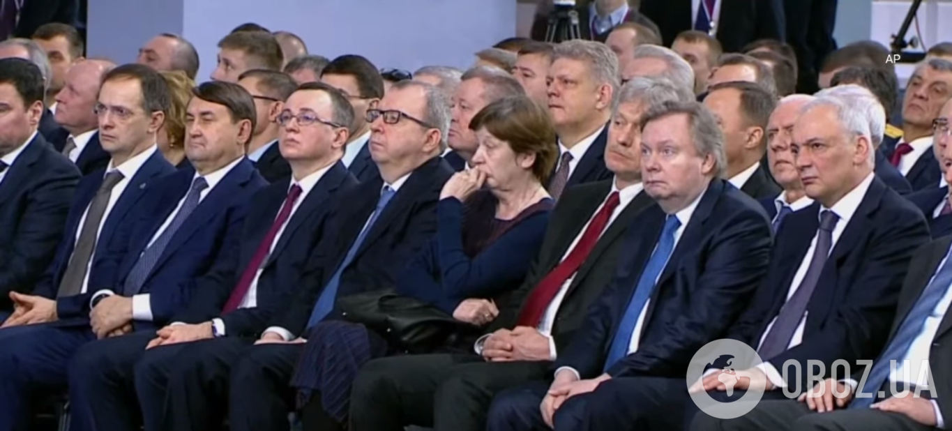 Как аудитория слушала главу РФ во время его послания к федеральному собранию