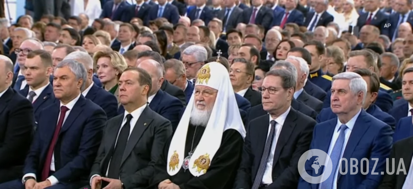 Президента РФ 21 февраля слушали с кислыми лицами