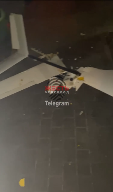 У Бєлгороді знайшли уламки трьох безпілотників: впали в дворі багатоповерхівки. Фото і відео