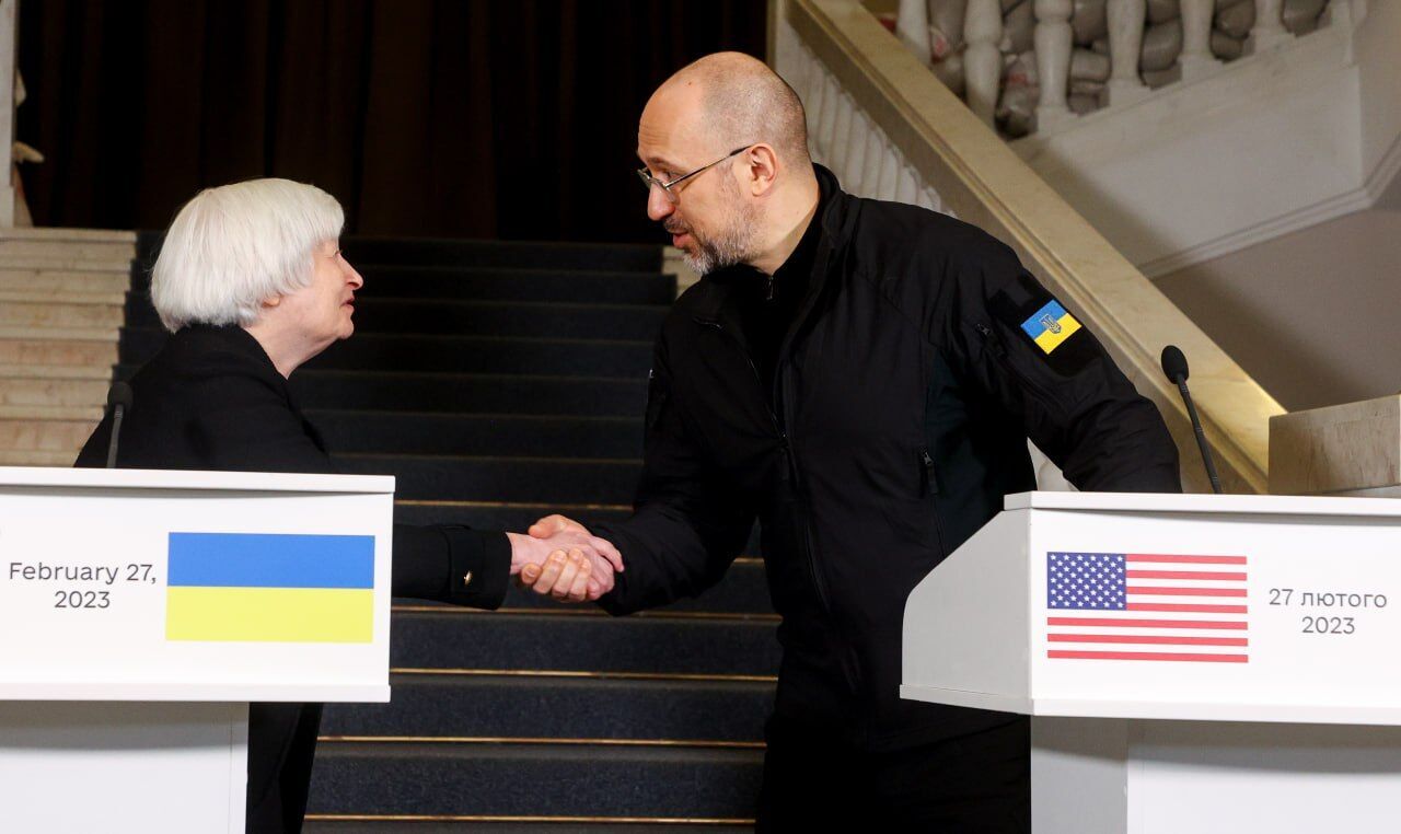 Надо еще больше санкций, чтобы Россия не могла финансировать войну: Зеленский встретился в Киеве с министром финансов США. Видео