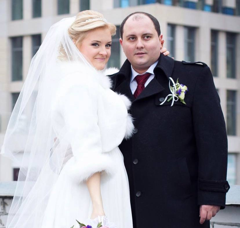 "Почти 11 лет вместе": жена Ткача восхитила фанатов забавными фото со свадьбы в годовщину брака 