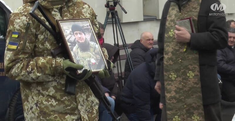 "Кто пойдет воевать, как не я?": в Хмельницком простились с погибшим на фронте добровольцем. Видео