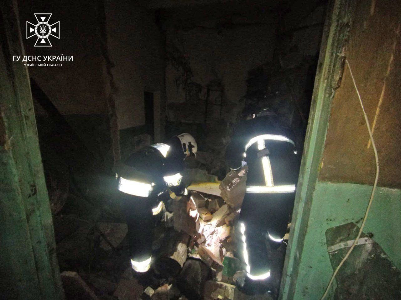 У Борисполі внаслідок вибуху було зруйновано котельню. Фото та відео