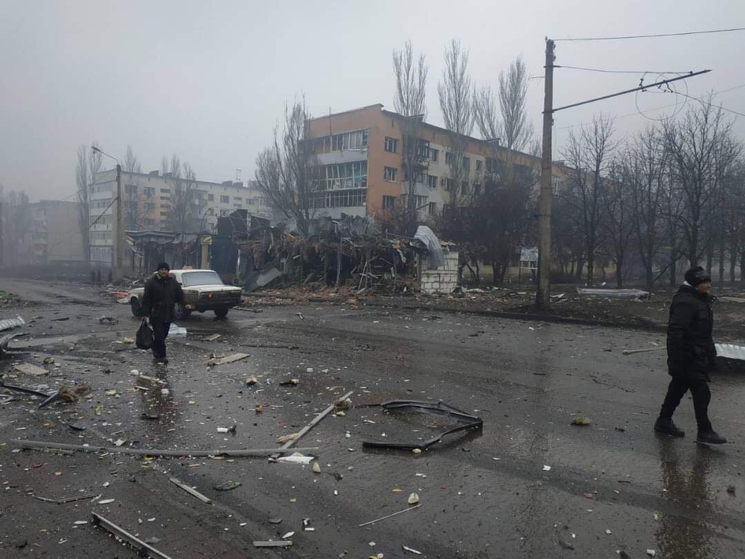 Оккупанты ночью ударили по Святогорску в Донецкой области и попали в часть ГСЧС: есть погибший и раненые. Фото