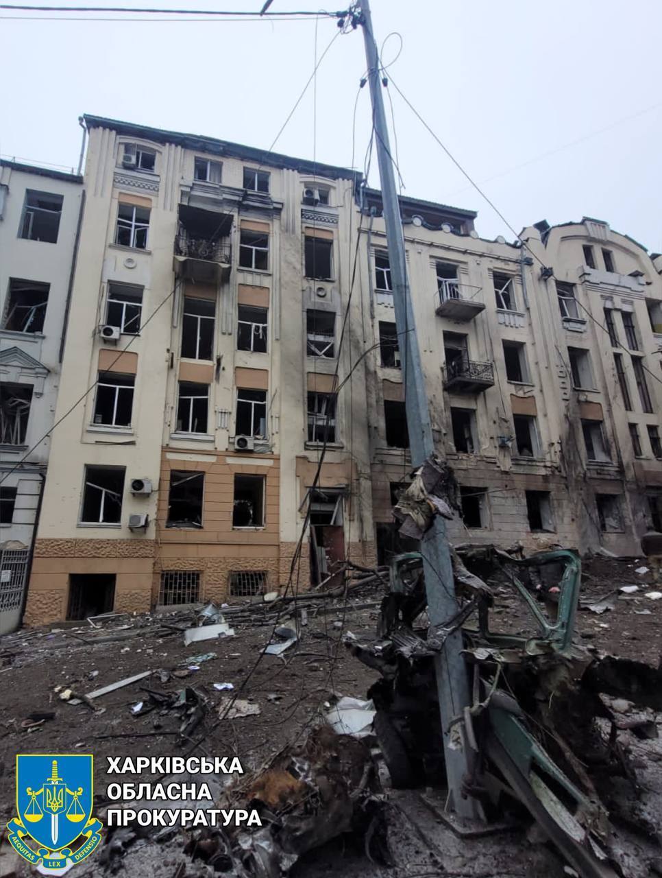 Российская ракета попала в университет в центре Харькова: фото и видео последствий прилета