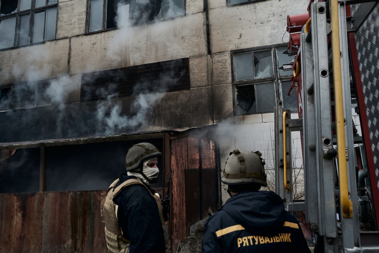 В Херсоне жертвой российских ударов стал лицей: фото последствий