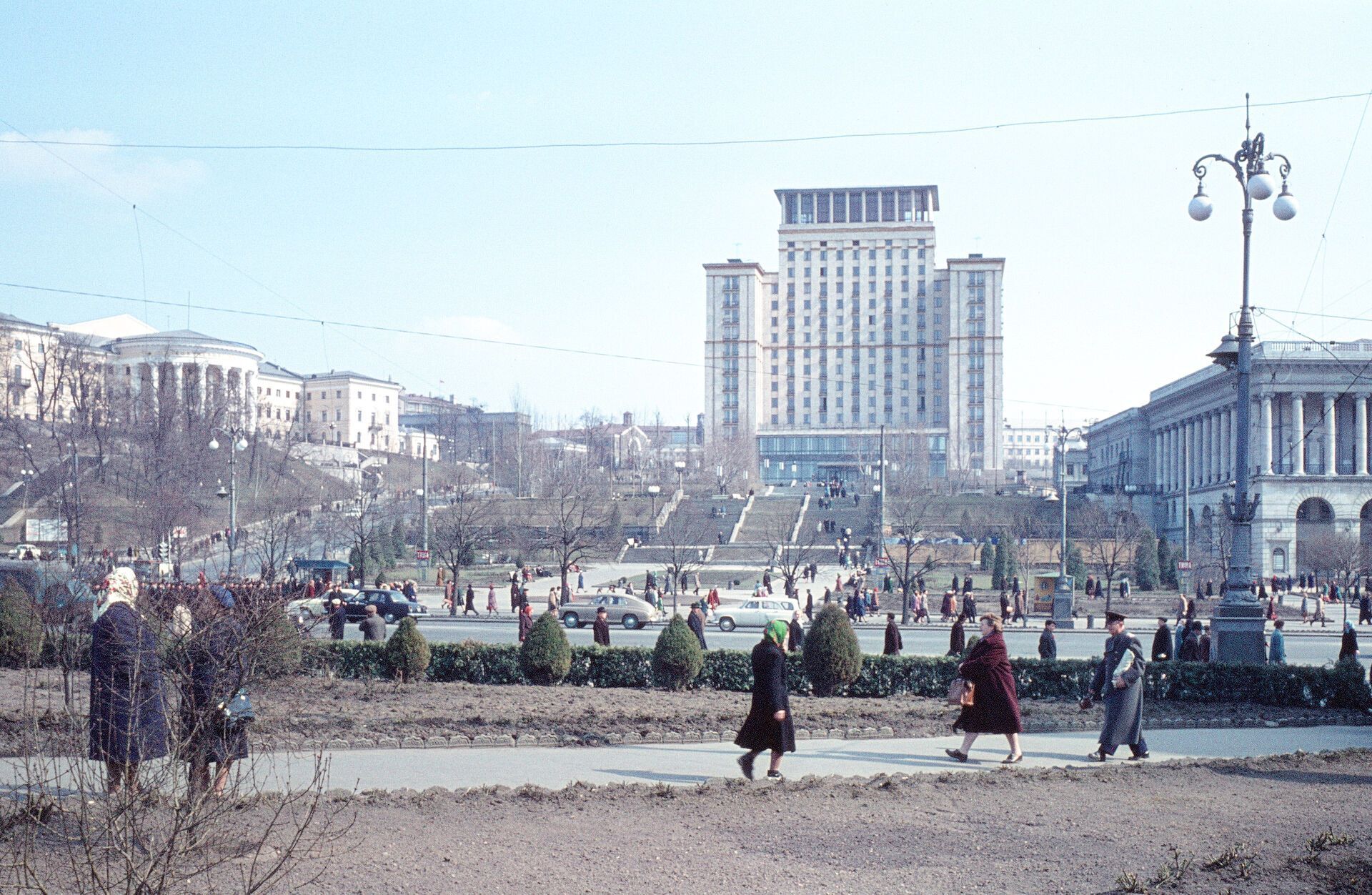 У мережі показали, який вигляд мав Майдан Незалежності в Києві в 1960-х роках. Архівне фото