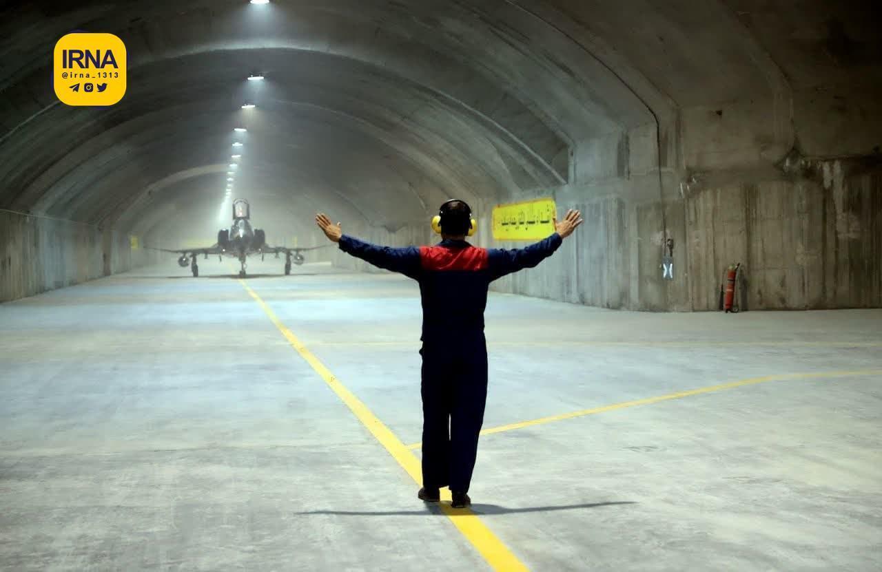 В Ірані вперше показали підземну базу ВПС ''Огаб-44'' для літаків і БПЛА. Фото і відео