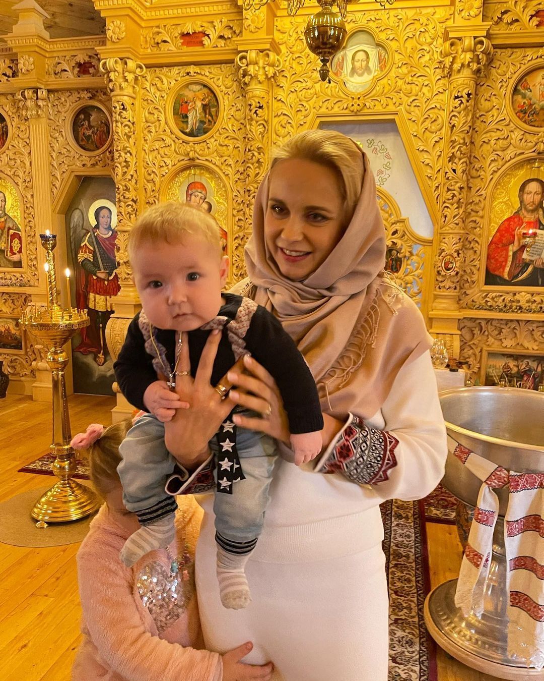 Лілія Ребрик вшосте стала хрещеною мамою: малюкові відразу після народження довелося ховатися в підвалі