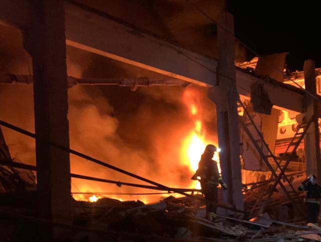 Окупанти вдарили ракетами по промисловому об’єкту в Харкові і обстріляли Вовчанськ: загинула жінка