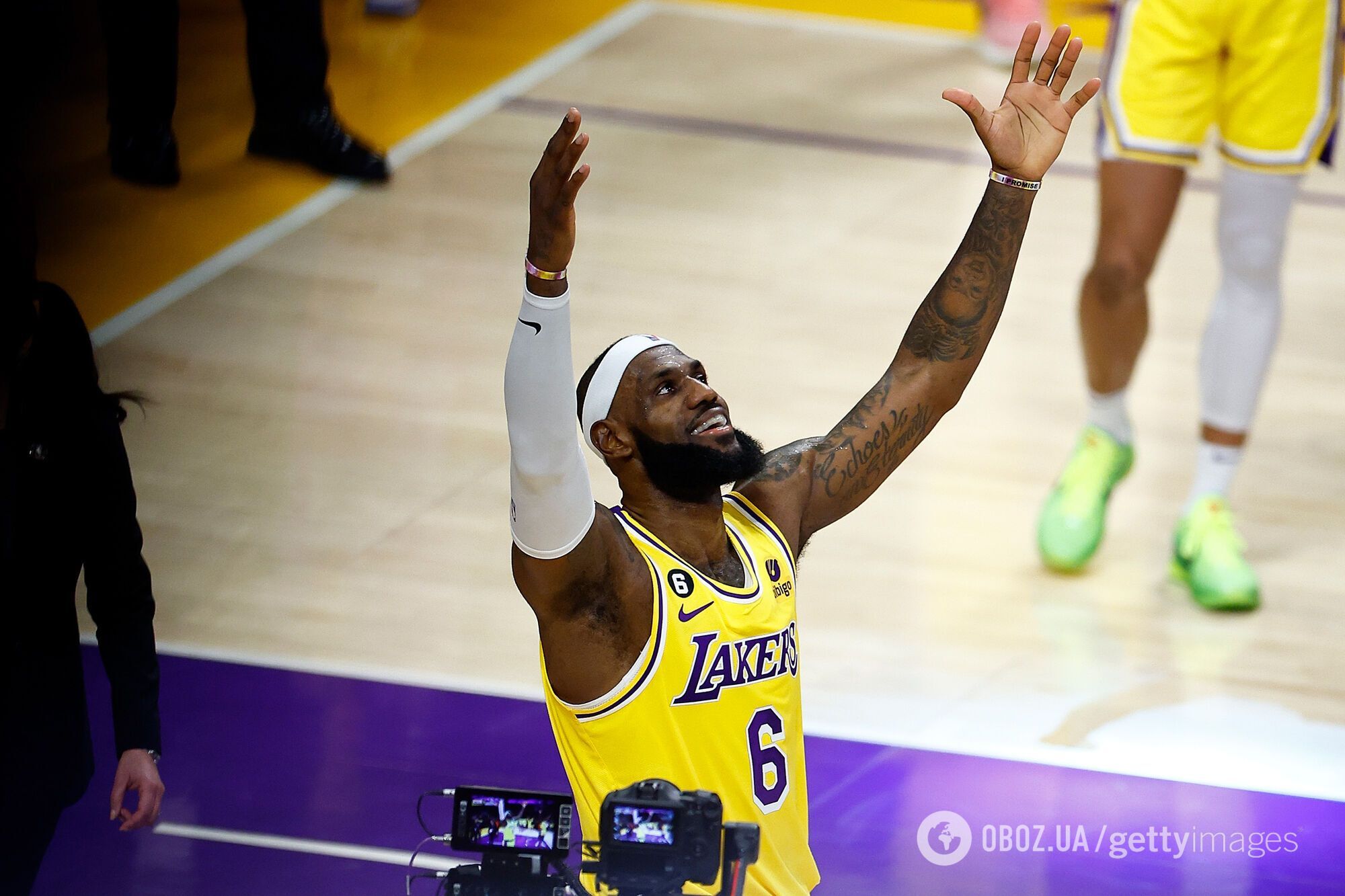 Новий король баскетболу: ЛеБрон Джеймс побив "вічний" рекорд НБА. Відео історичного кидка
