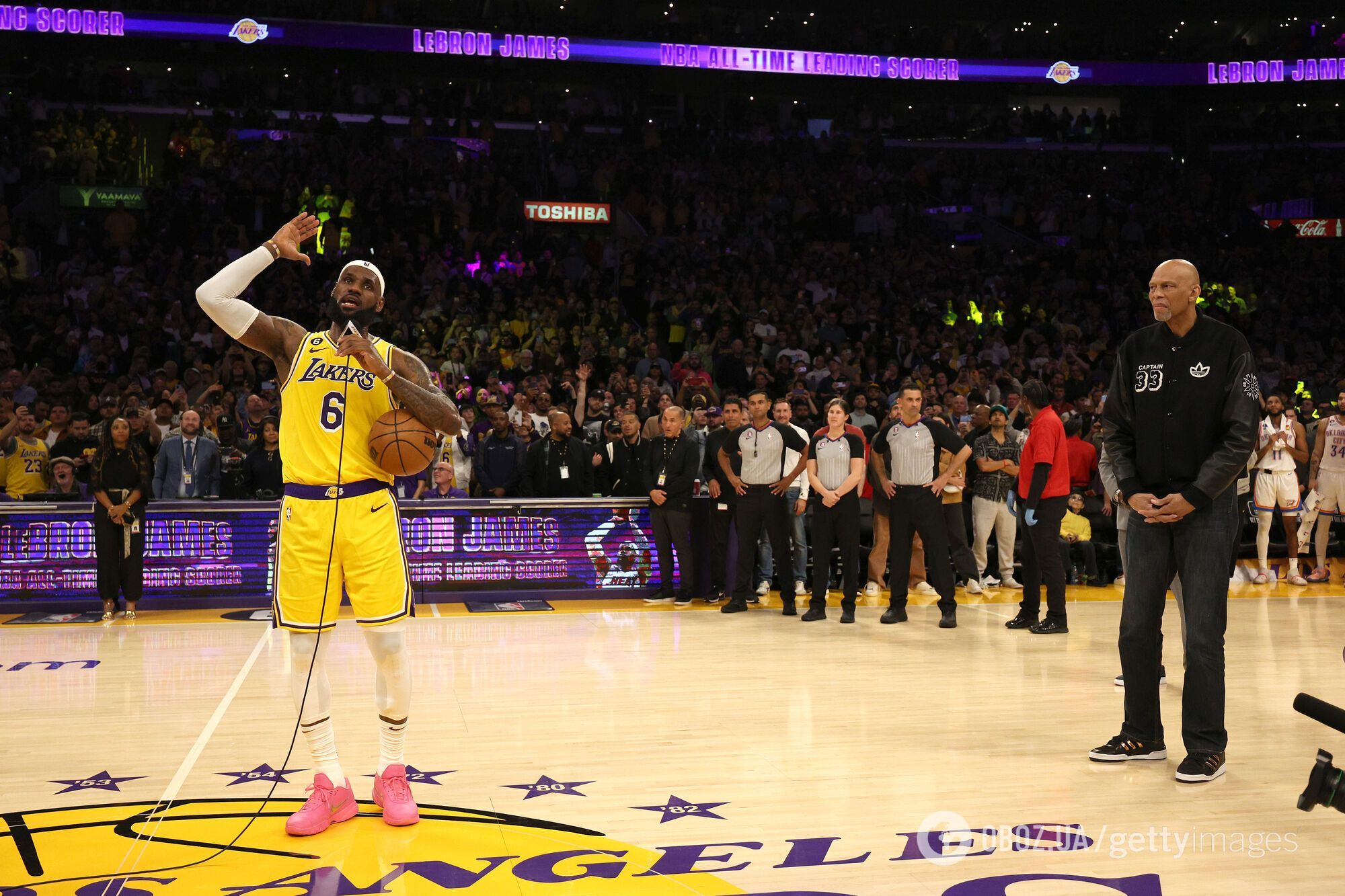 Новий король баскетболу: ЛеБрон Джеймс побив "вічний" рекорд НБА. Відео історичного кидка