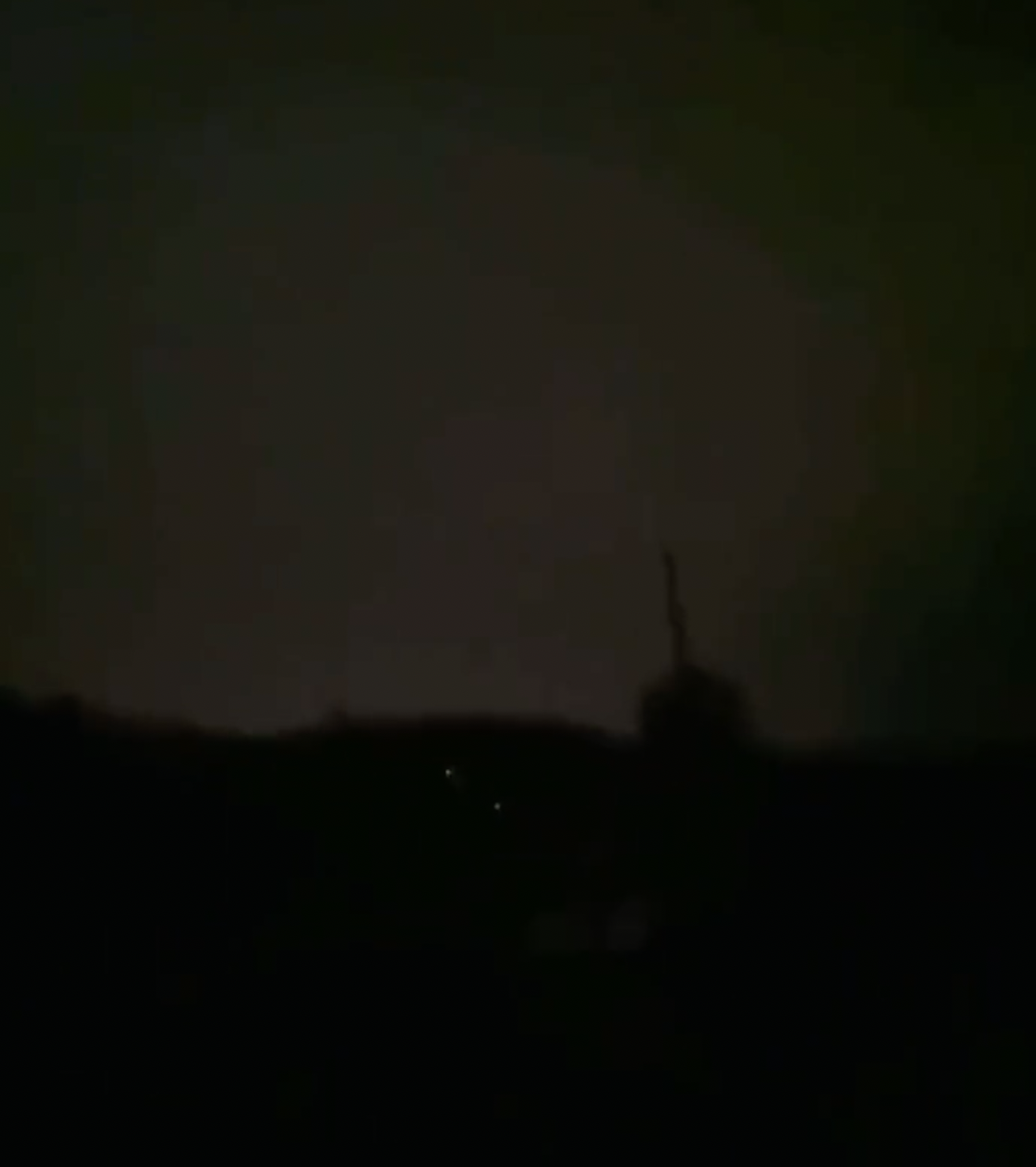 Перед початком землетрусу в Туреччині в небі бачили дивні спалахи: відео перших хвилин стихійного лиха