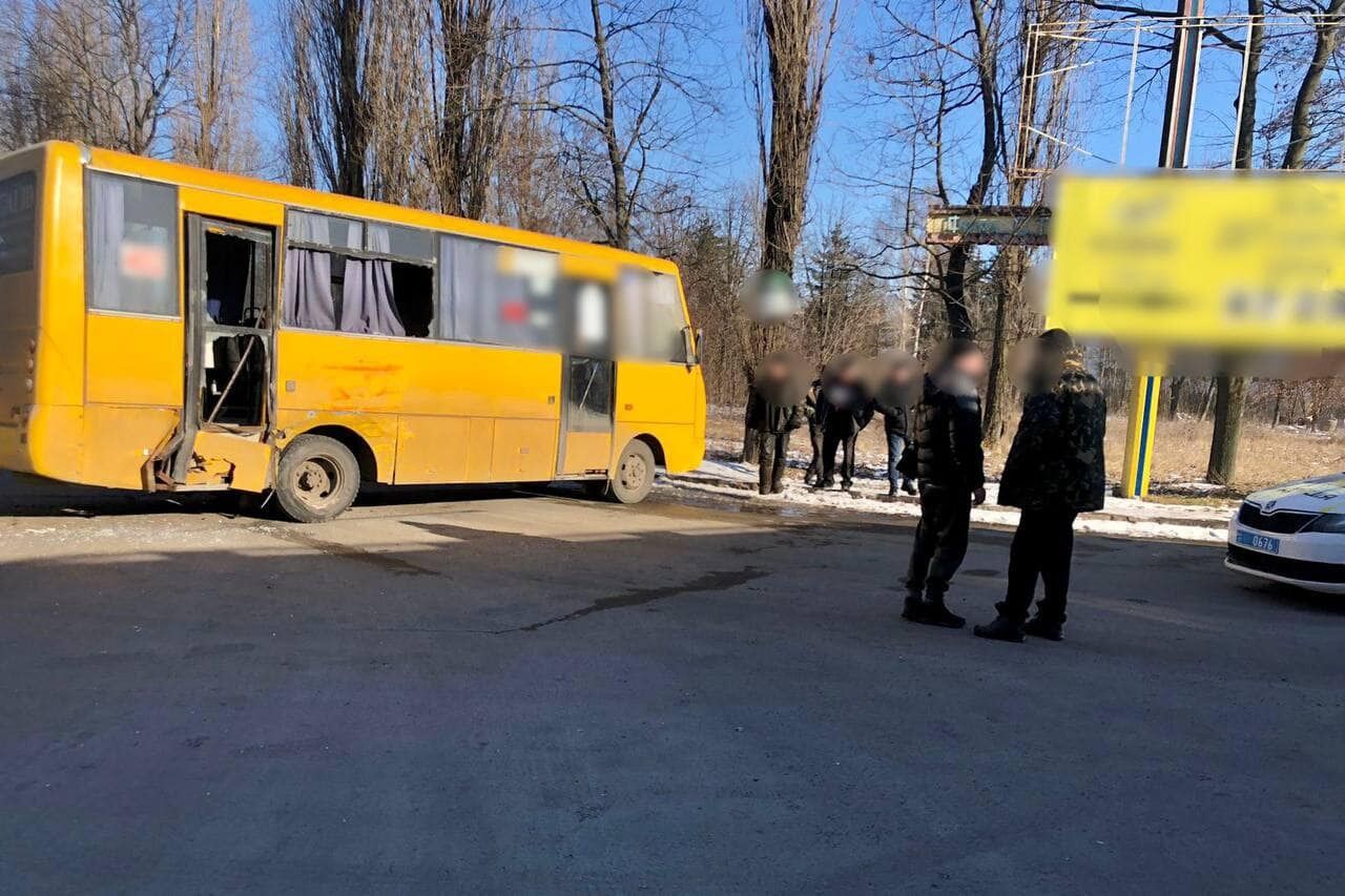 На Київщині сталась ДТП за участю вантажівки та маршрутки: є потерпілі. Фото