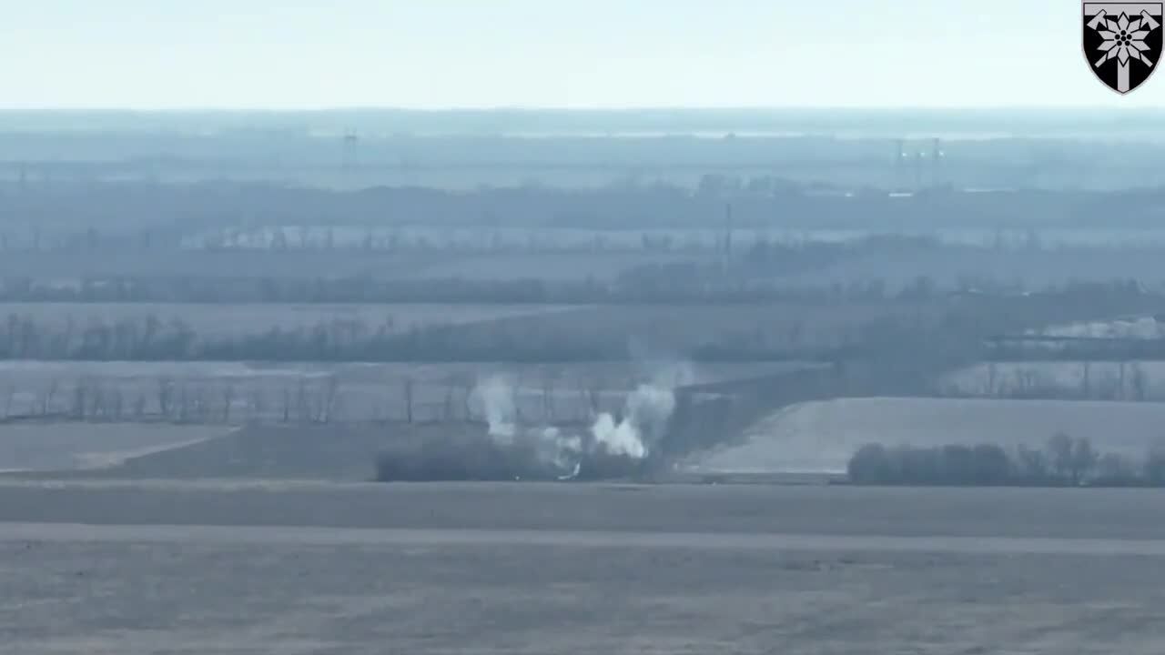 "Пішли вслід за воєнним кораблем": захисники України показали, як нищать російські танки. Відео 