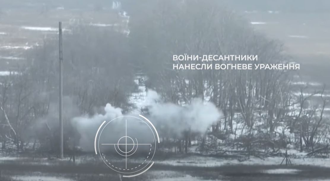 Потрапили у ''вогневий мішок'': воїни ЗСУ змусили російських окупантів тікати, кинувши зброю і поранених. Відео 