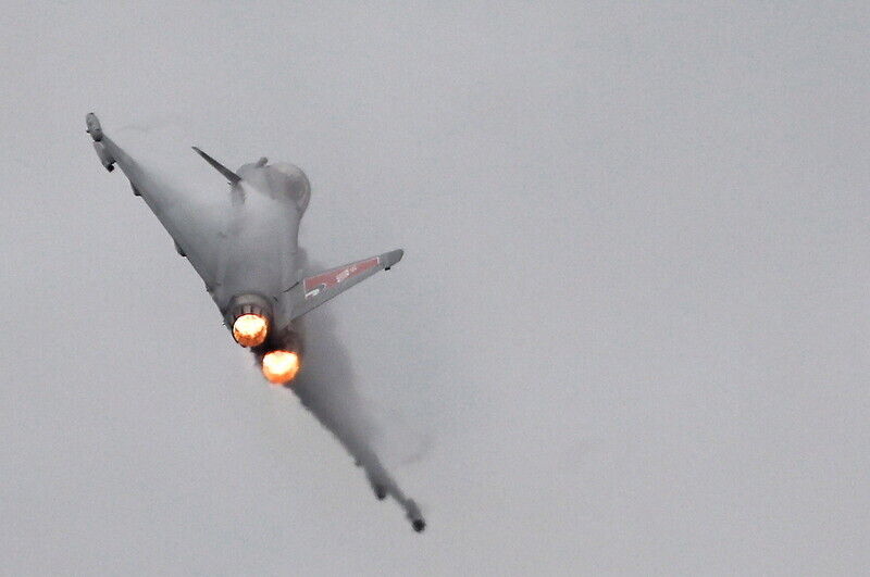 Eurofighter Typhoon маневрений на віражах