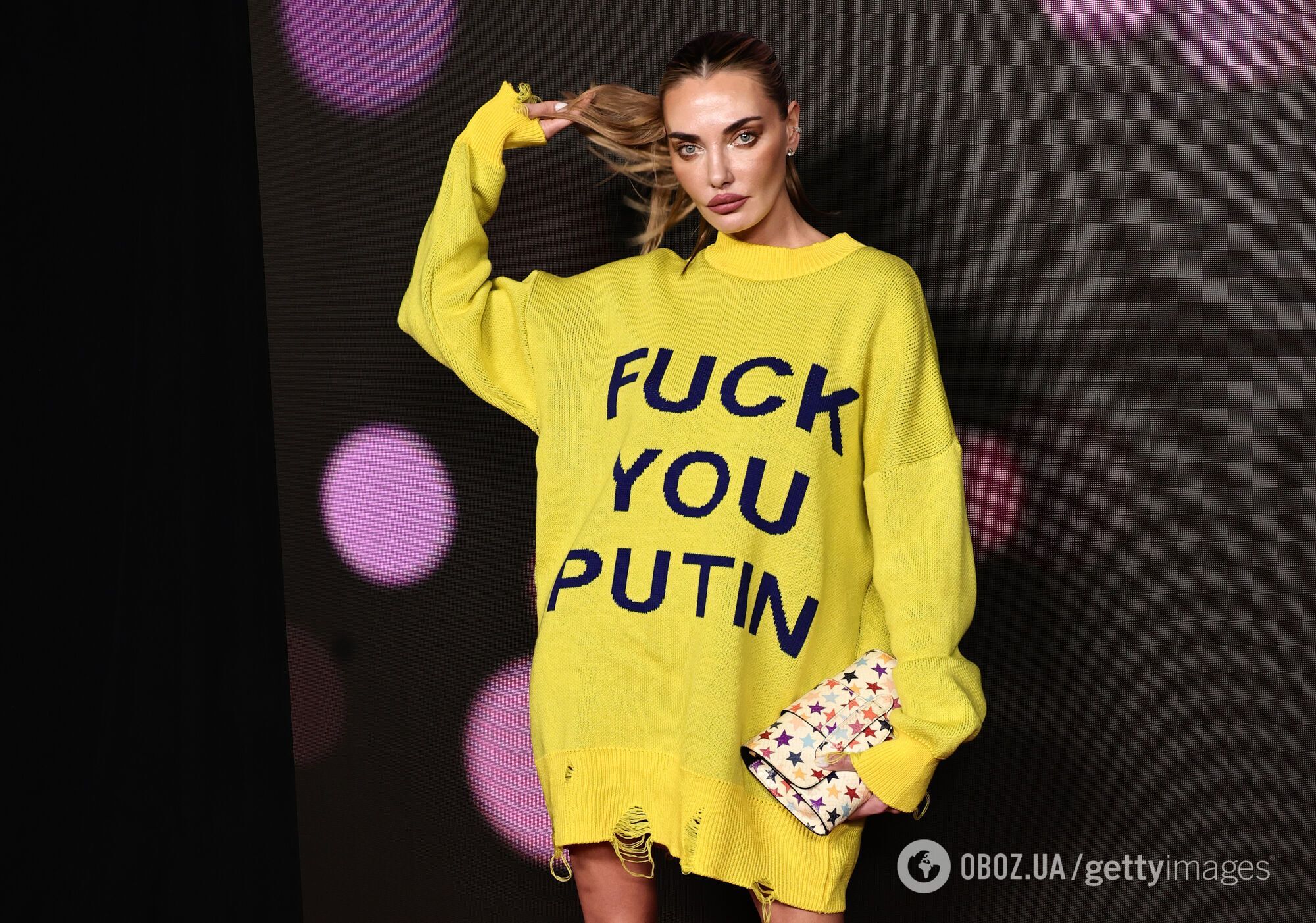 Супермодель Алина Байкова нецензурно обратилась к Путину с красной дорожки благодаря красноречивому мини-платью. Фото