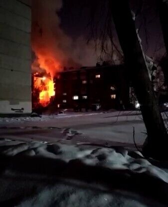 У Новосибірську вибухнув газ у багатоповерхівці й обвалився весь під'їзд: є загиблі. Фото й відео 