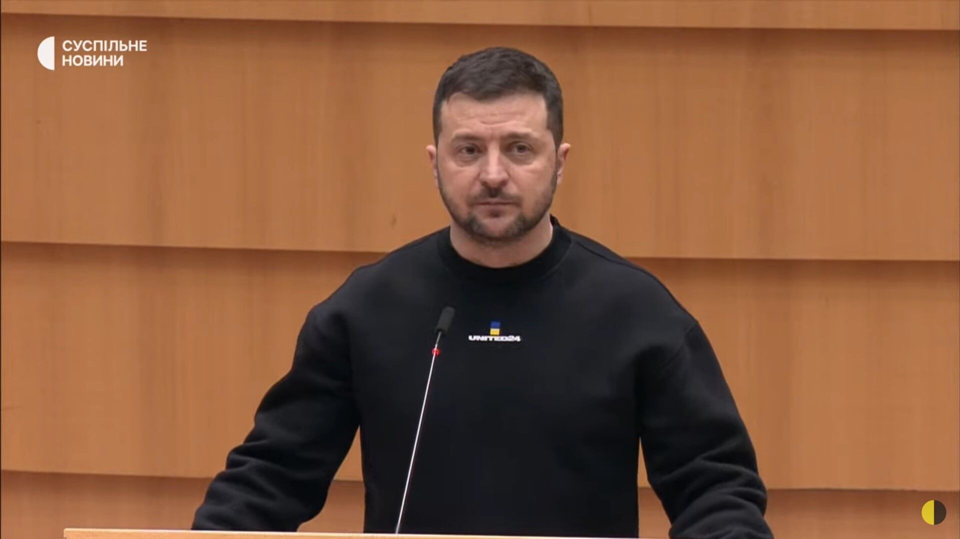 Зеленский не сдержал эмоций во время выступления в Европарламенте. Фото и видео
