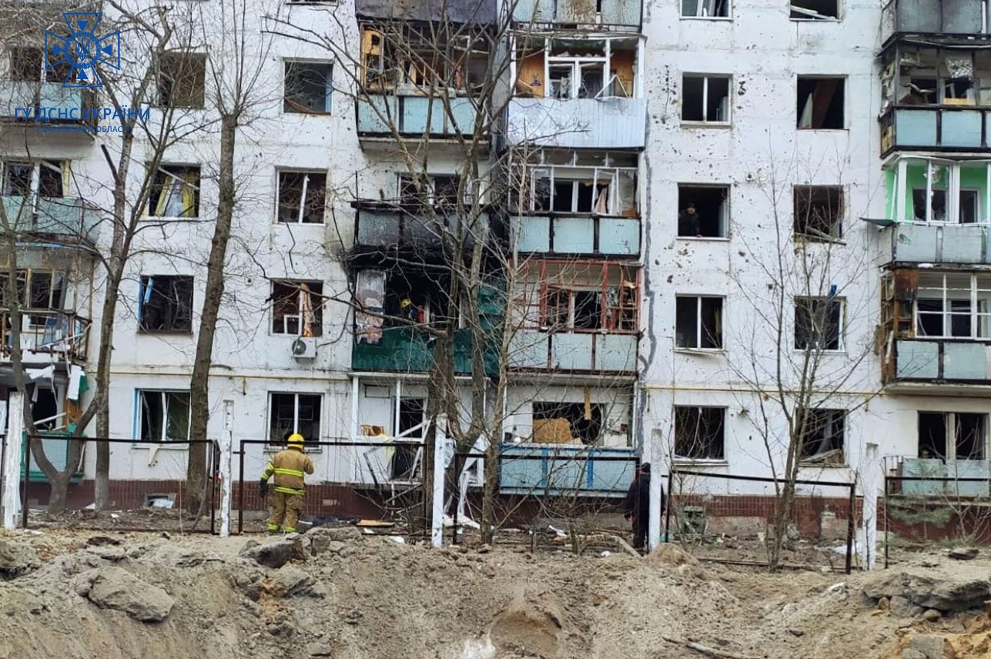Оккупанты утром обстреляли Чугуев, ранения получили мужчина и ребенок: появились подробности. Фото