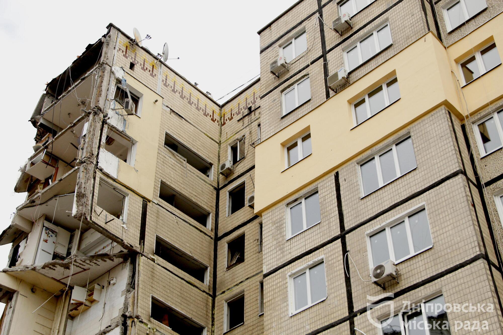 "Працювали з першої хвилини": Філатов перевірив відновлення будинку в Дніпрі, в який влучила ракета РФ