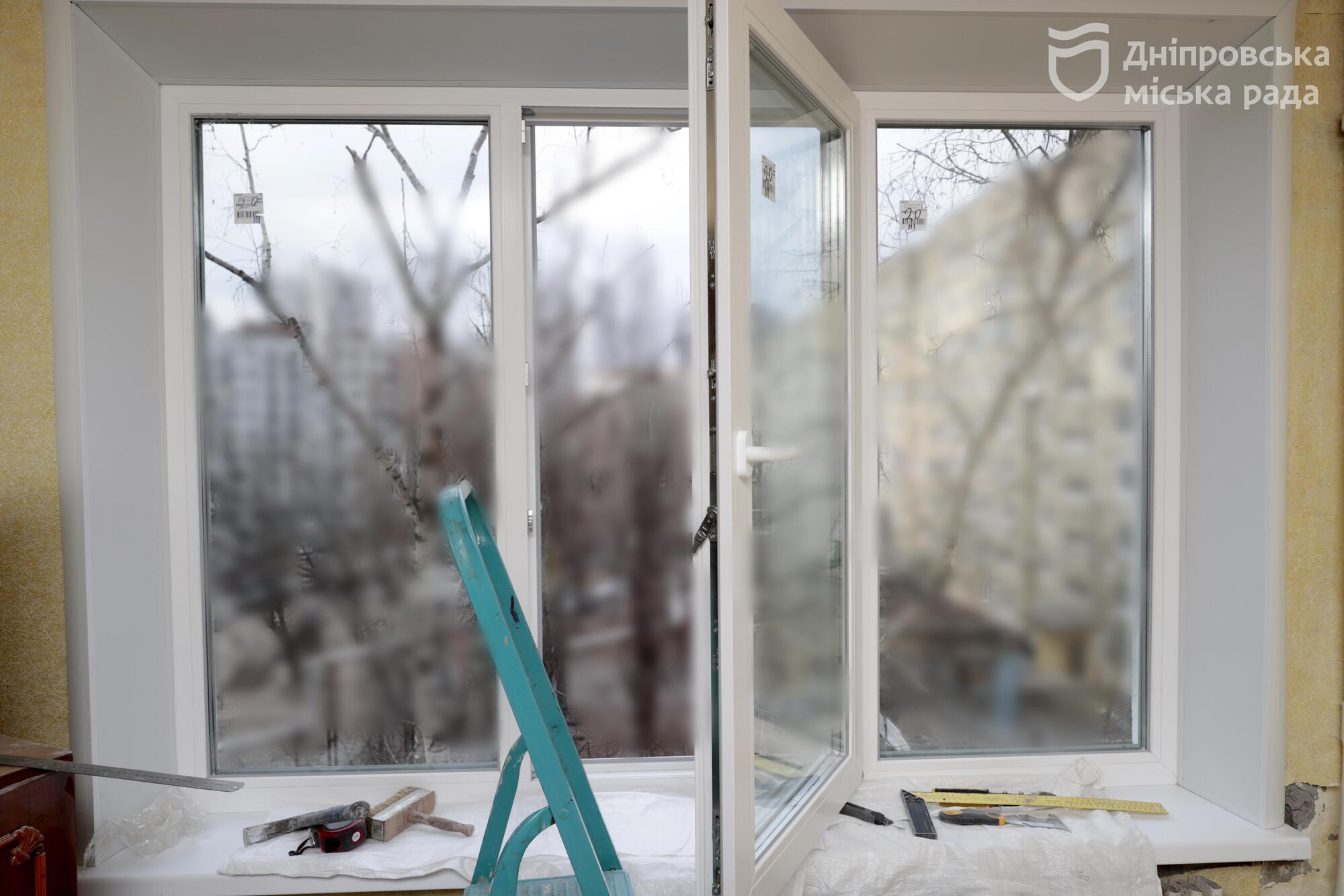 "Працювали з першої хвилини": Філатов перевірив відновлення будинку в Дніпрі, в який влучила ракета РФ