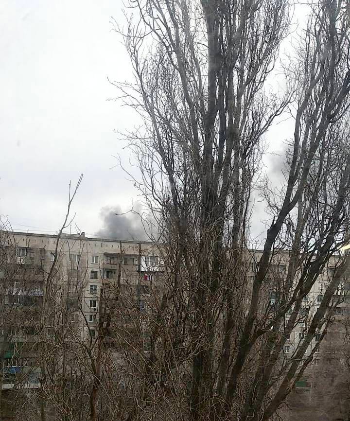 В Кадиевке произошла "бавовна" на территории завода, где оккупанты пытались спрятать фуры с БК. Видео