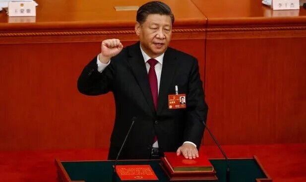 Си Цзиньпина переизбрали на "беспрецедентный" третий срок в Китае, но он столкнется с рядом вызовов – The Guardian