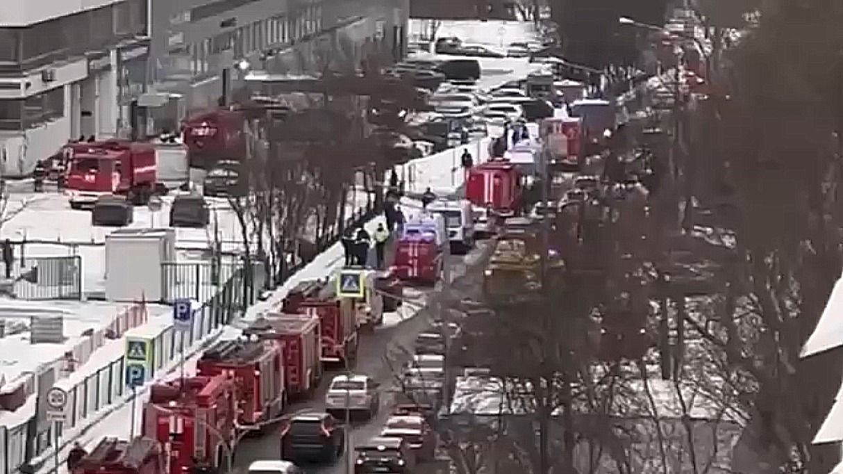 У Росії сталася пожежа в будівлі, де розміщений офіс пропагандистського телеканалу "Спас". Відео